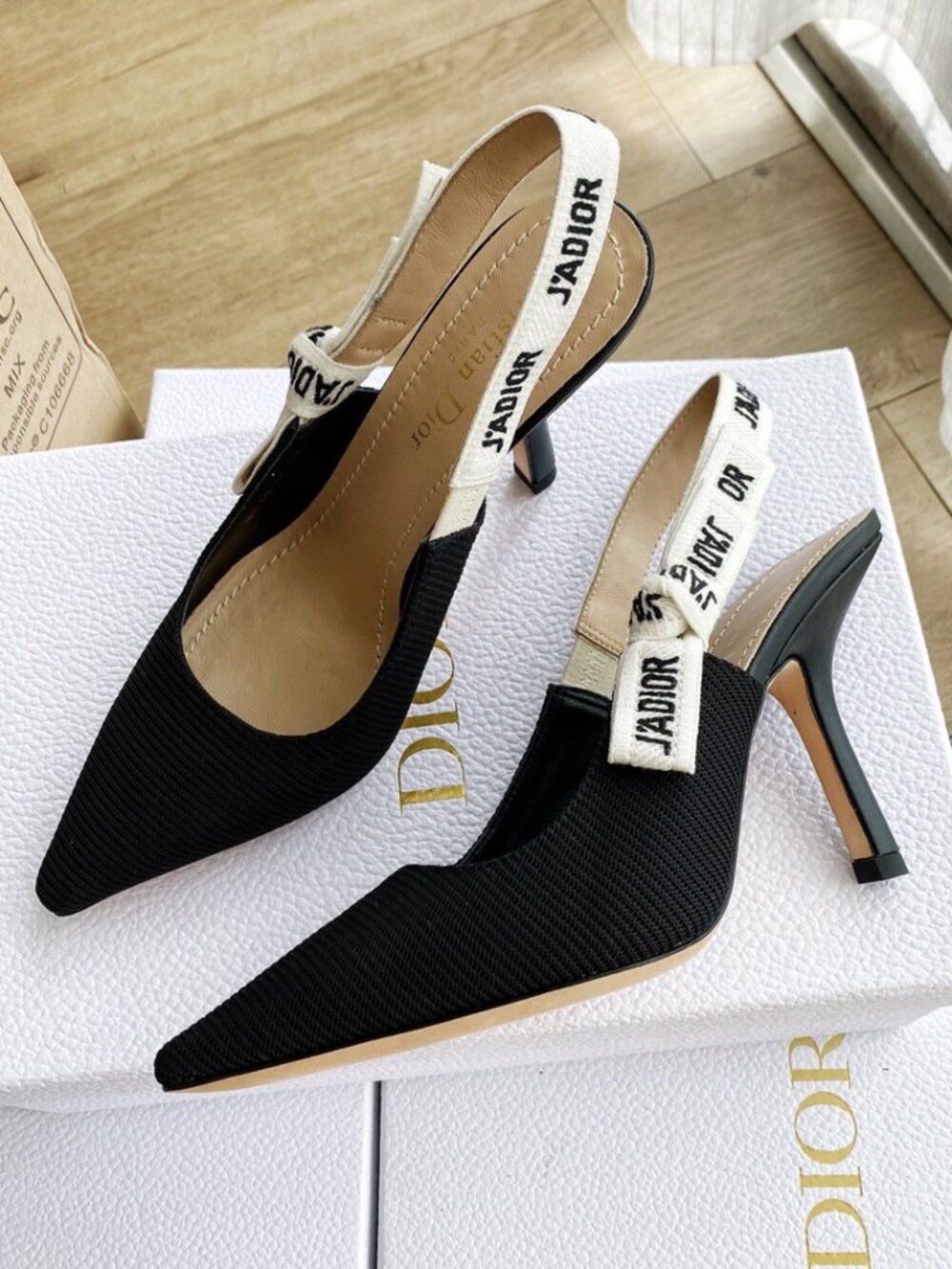 Dior best-selling sandals and high heels. The same style as popular celebrities - Picture 1 of 4